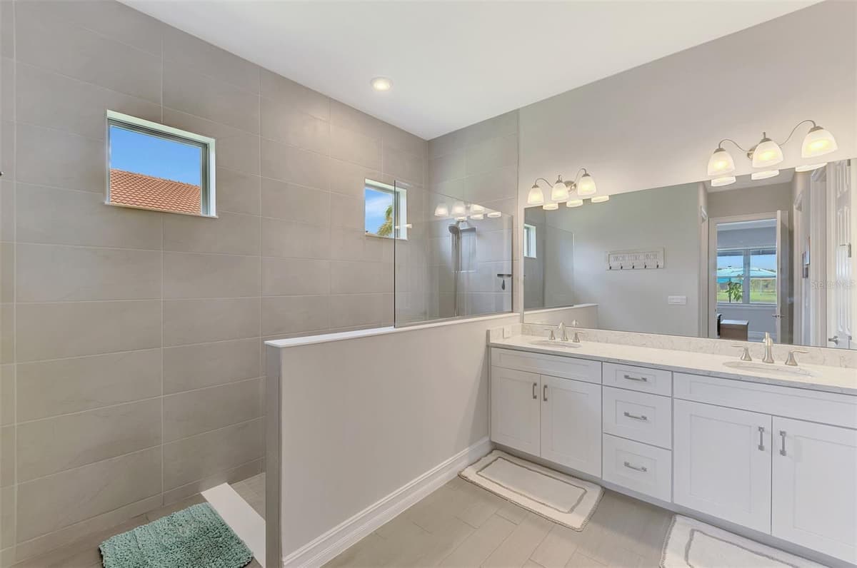 292 VILLORESI BOULEVARD — photo 18 of 100