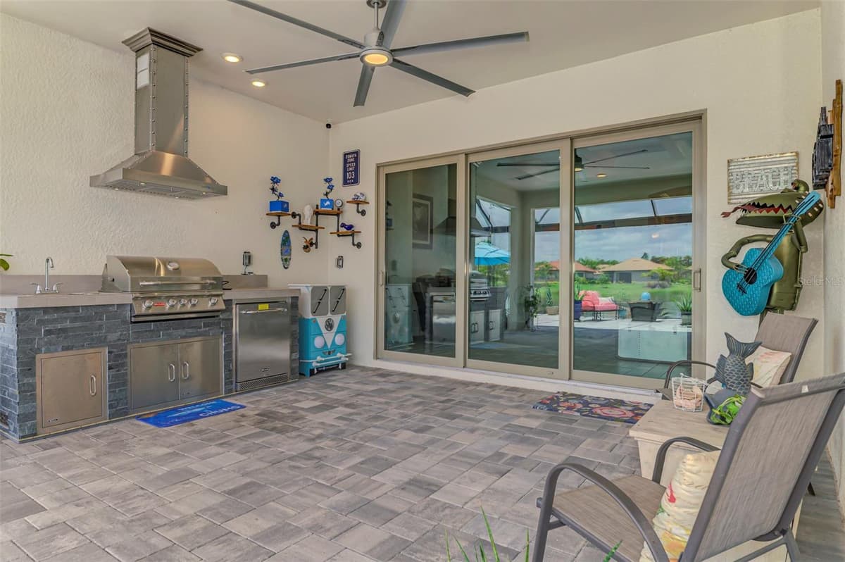 292 VILLORESI BOULEVARD — photo 34 of 100