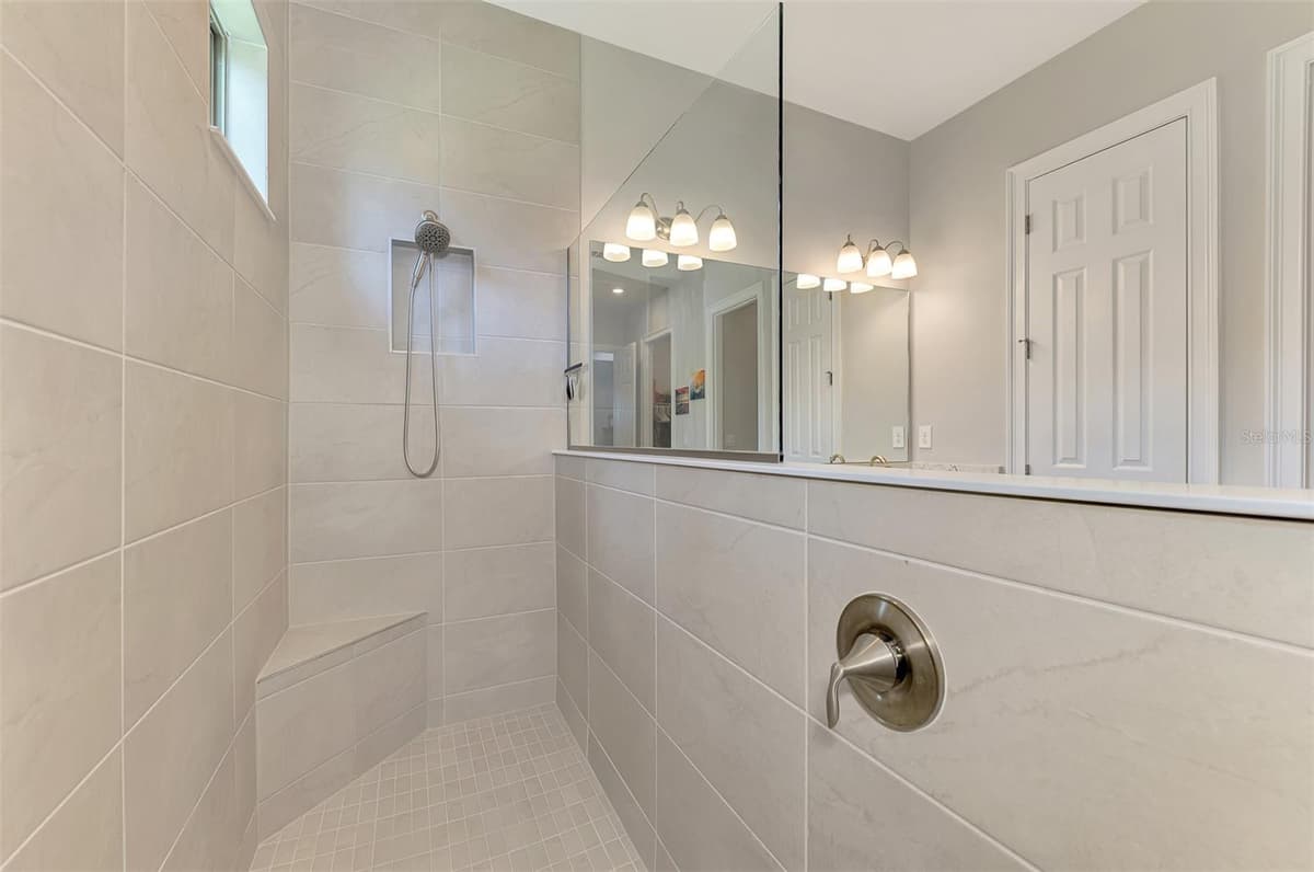 292 VILLORESI BOULEVARD — photo 19 of 100