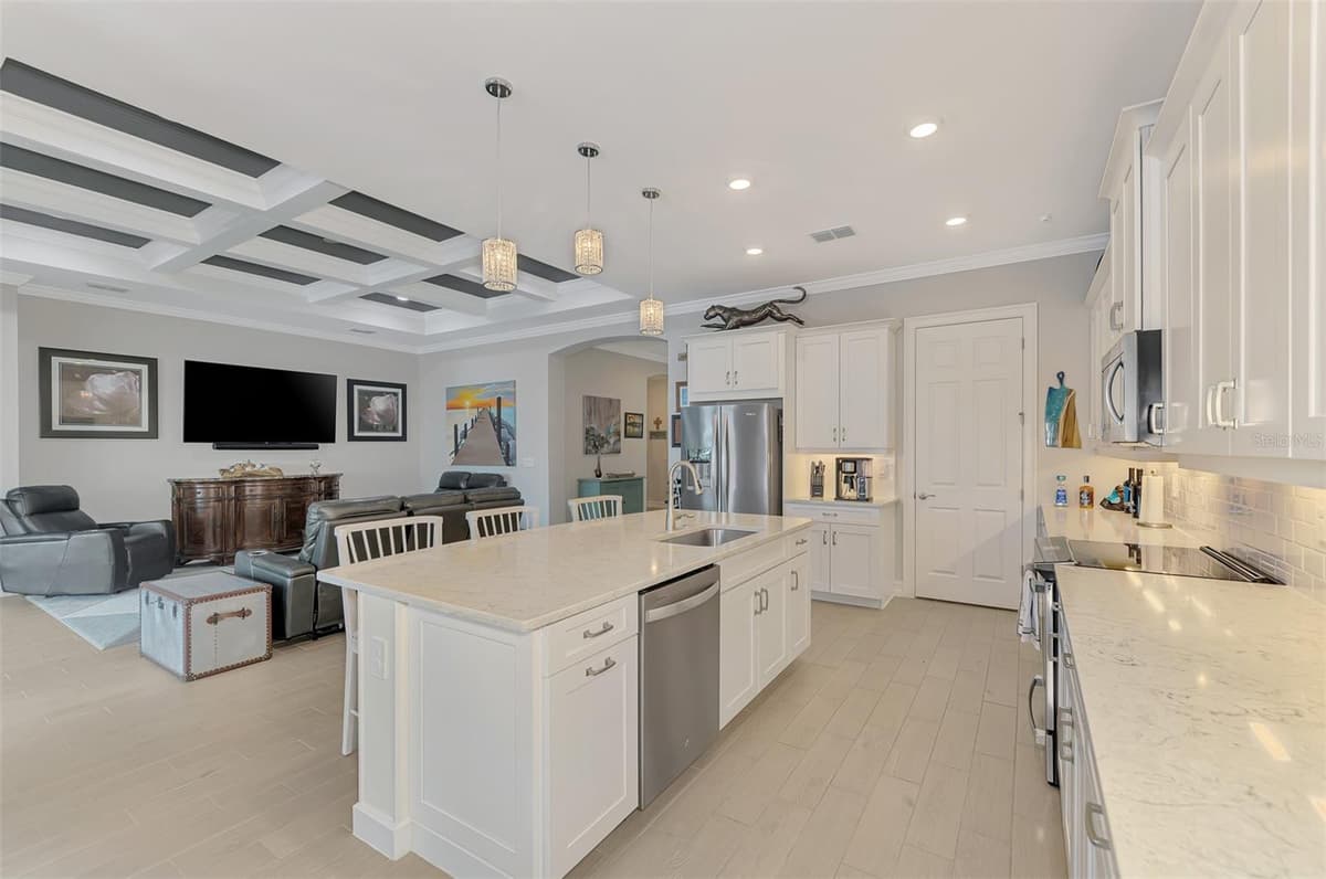 292 VILLORESI BOULEVARD — photo 74 of 100