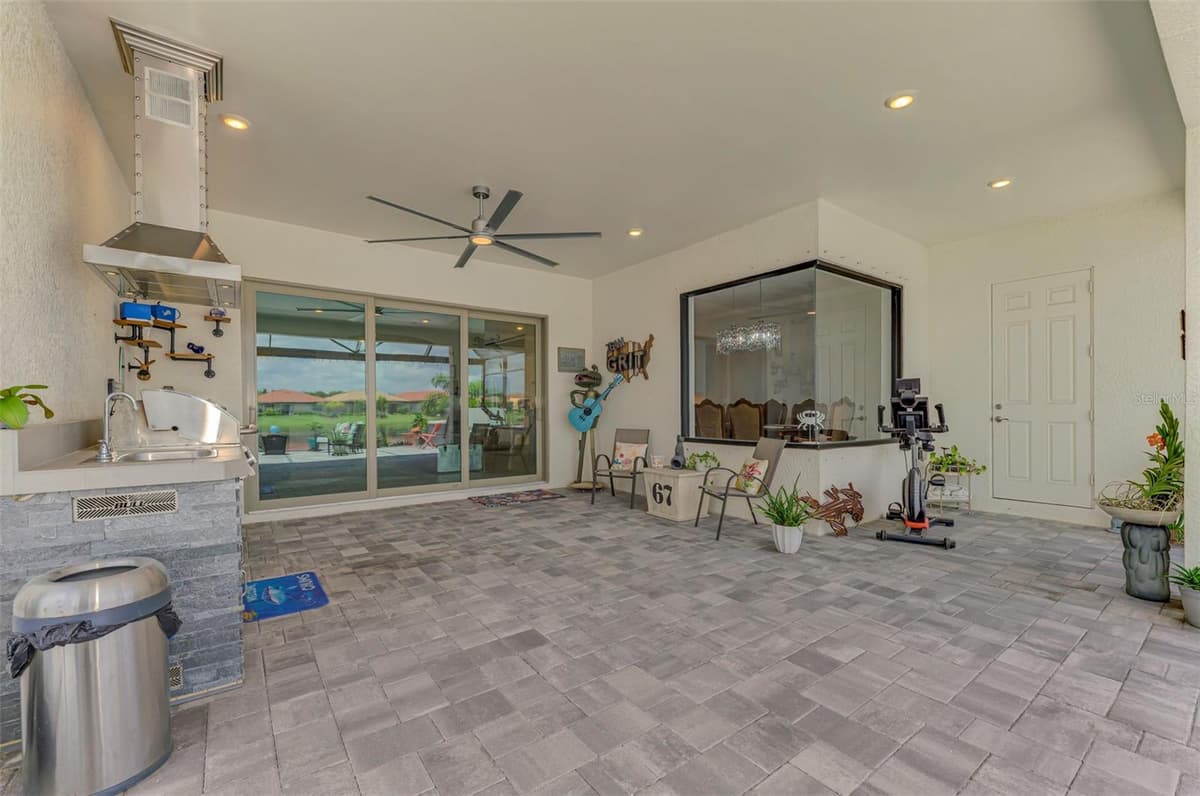 292 VILLORESI BOULEVARD — photo 31 of 100
