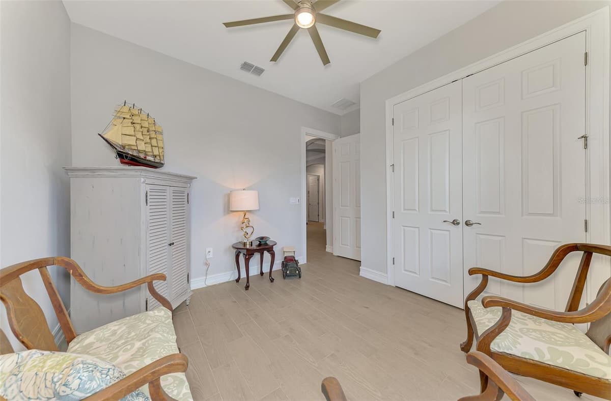292 VILLORESI BOULEVARD — photo 25 of 100