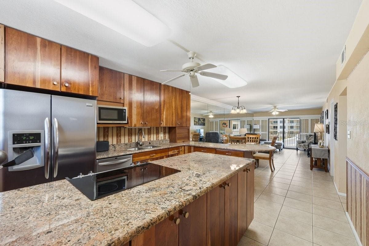 4201 ATLANTIC AVENUE — photo 4 of 24