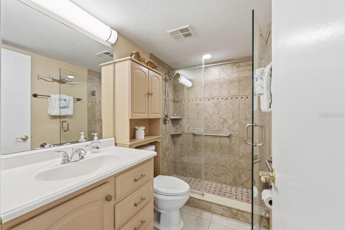 4201 ATLANTIC AVENUE — photo 15 of 24