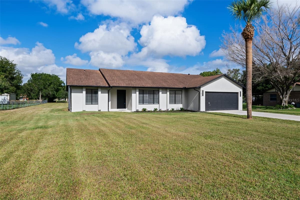 1192 LIZA STREET — photo 4 of 55