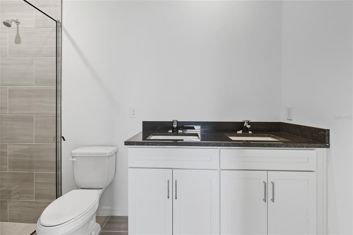 817 LOCUST AVENUE — photo 11 of 18