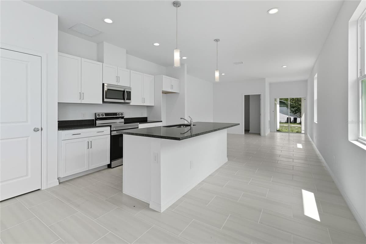 817 LOCUST AVENUE — photo 4 of 18