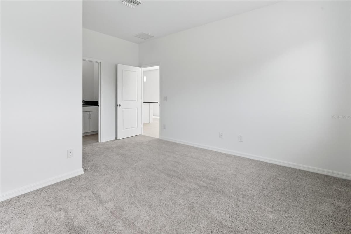 817 LOCUST AVENUE — photo 10 of 18