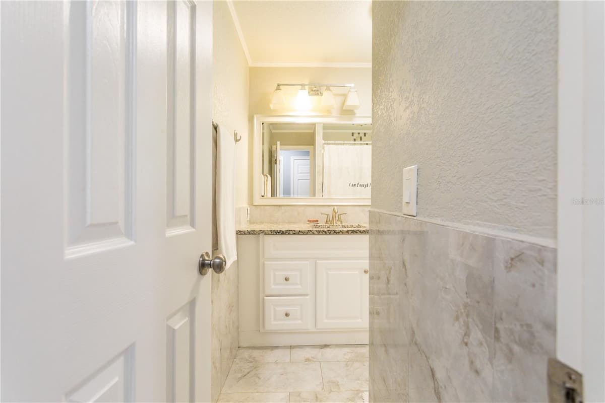 2198 OAK GROVE DRIVE — photo 19 of 74
