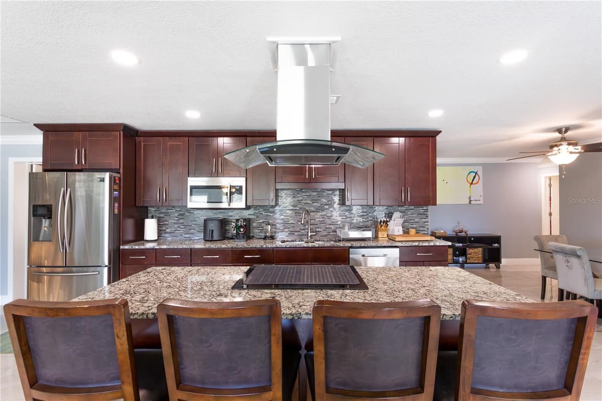 2198 OAK GROVE DRIVE — photo 6 of 74