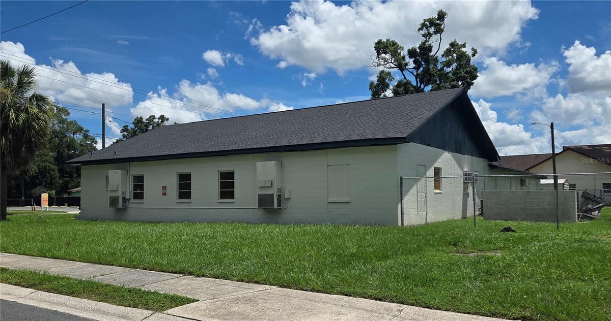 3103 LAKE AVENUE — photo 4 of 10