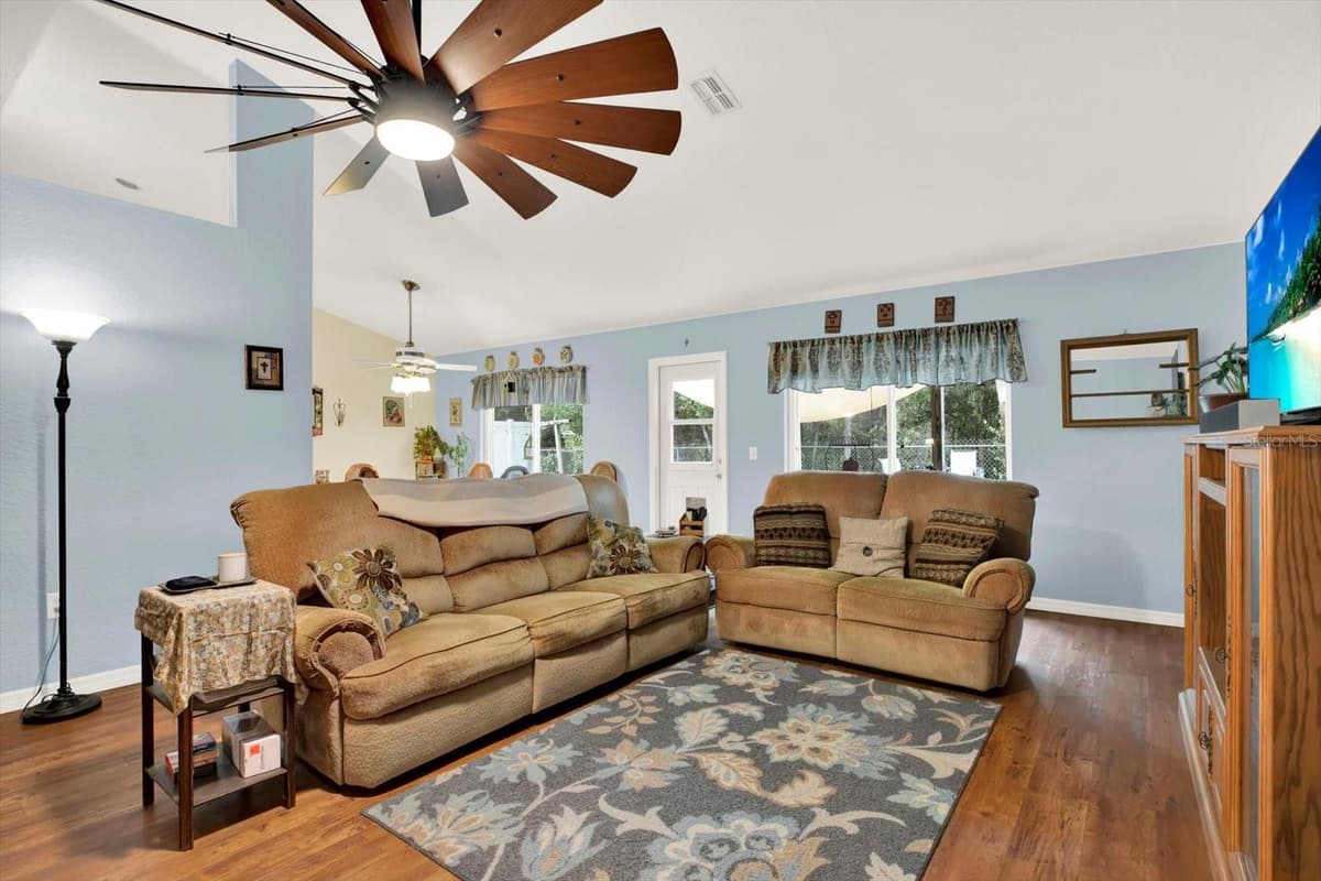 9086 MANCHESTER STREET — photo 10 of 35