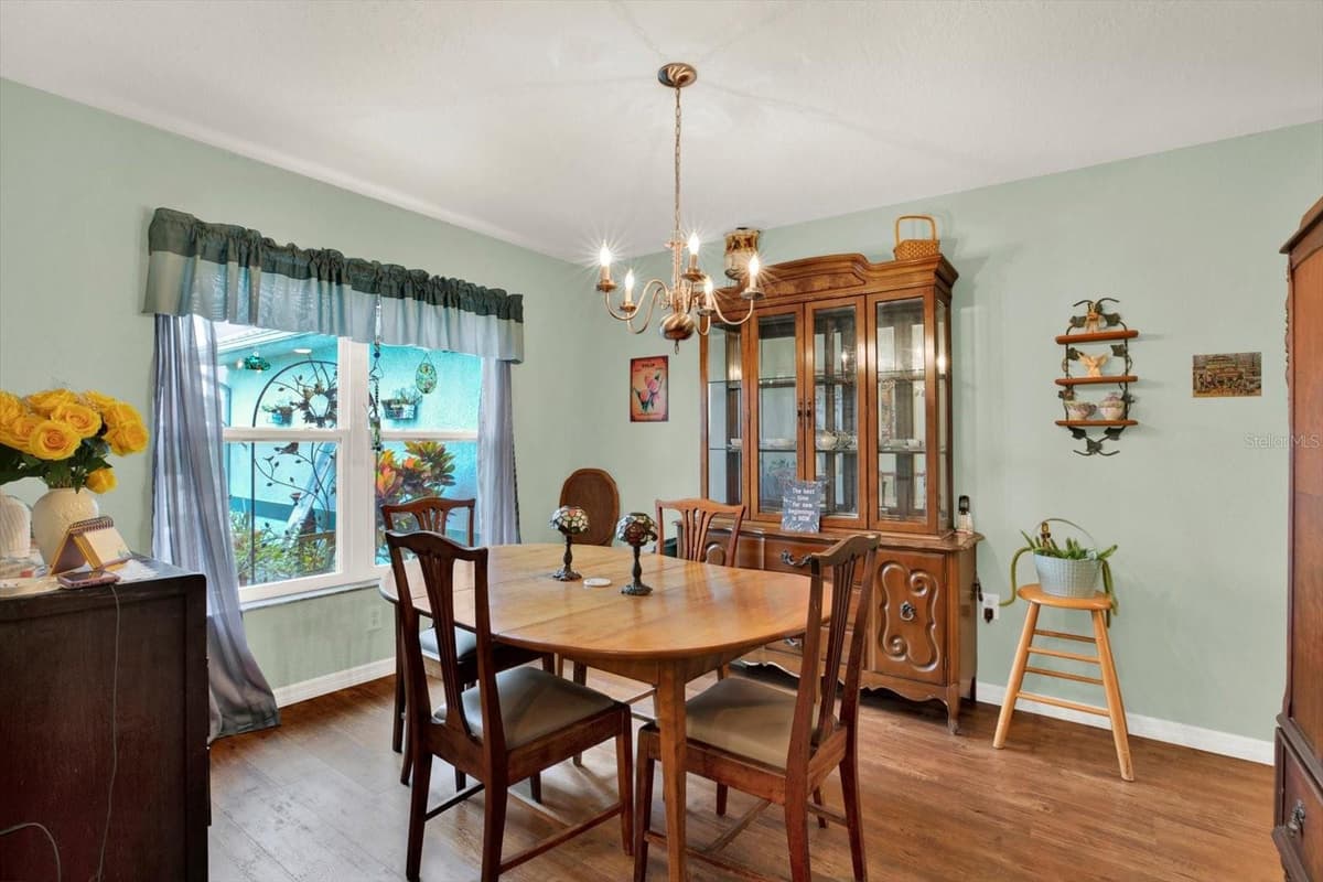 9086 MANCHESTER STREET — photo 18 of 35