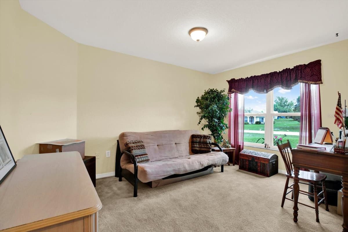 9086 MANCHESTER STREET — photo 16 of 35
