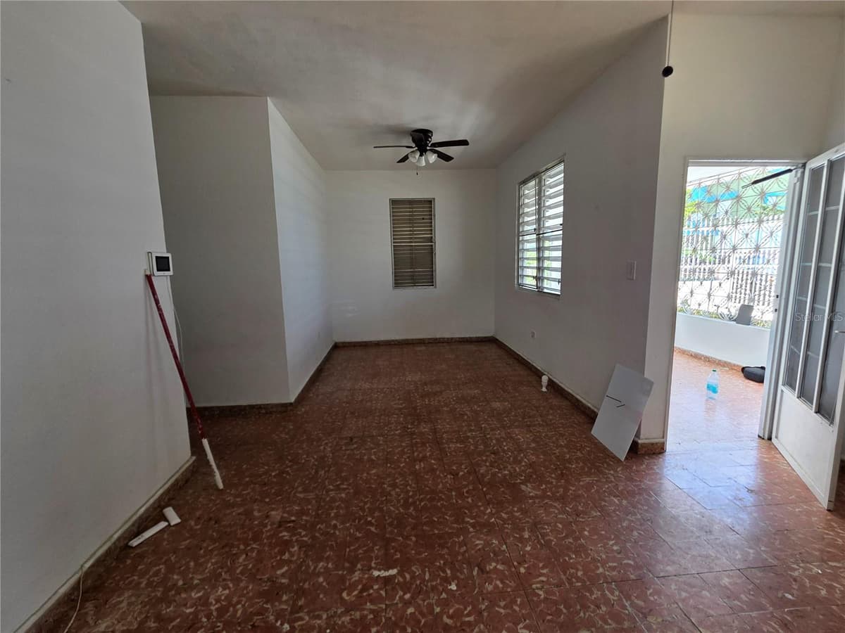 150 ROMAGUERA ST — photo 18 of 23