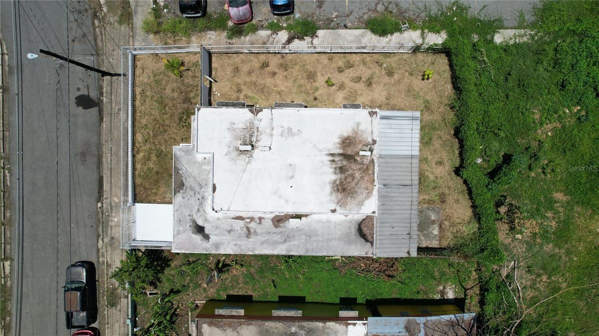150 ROMAGUERA ST — photo 9 of 23