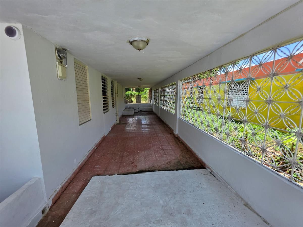 150 ROMAGUERA ST — photo 19 of 23