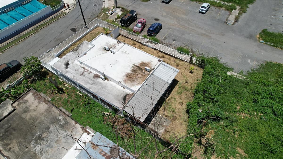 150 ROMAGUERA ST — photo 8 of 23