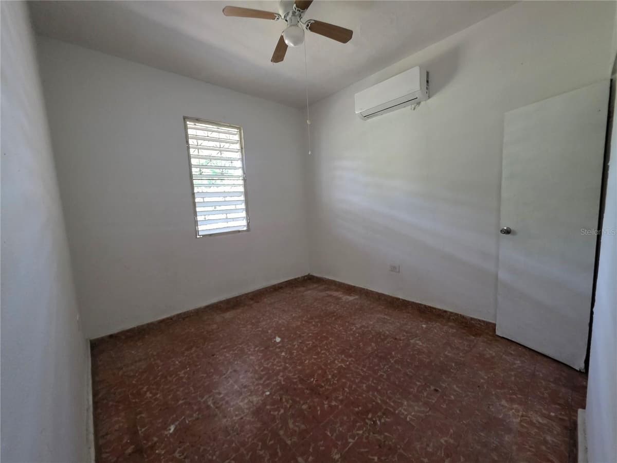 150 ROMAGUERA ST — photo 12 of 23