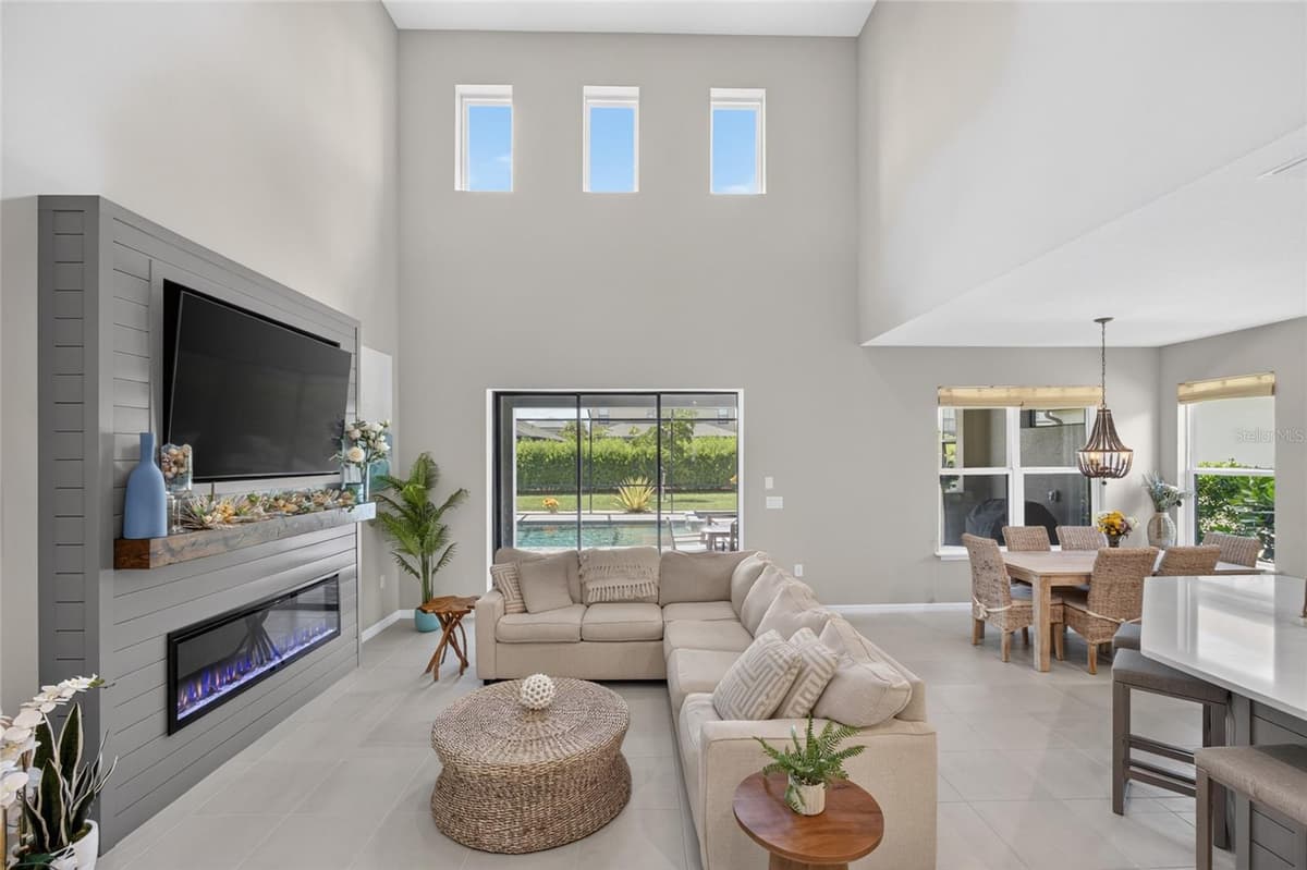 9069 LUNA LANE — photo 7 of 60