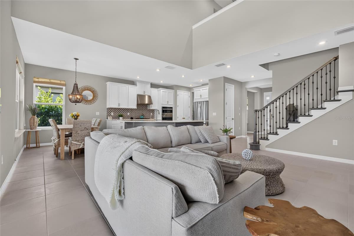 9069 LUNA LANE — photo 4 of 60