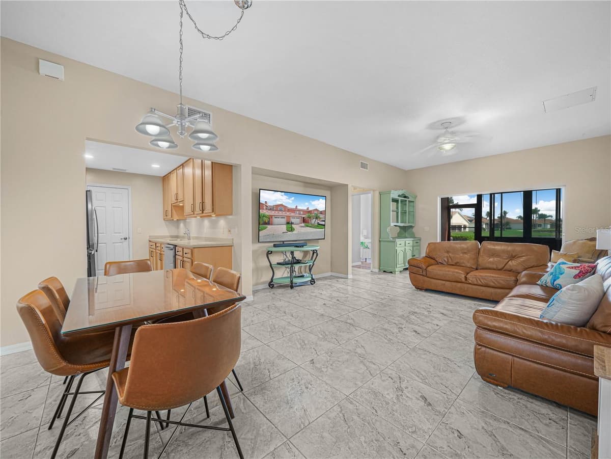 1102 ASHTON PALMS DRIVE — photo 4 of 56