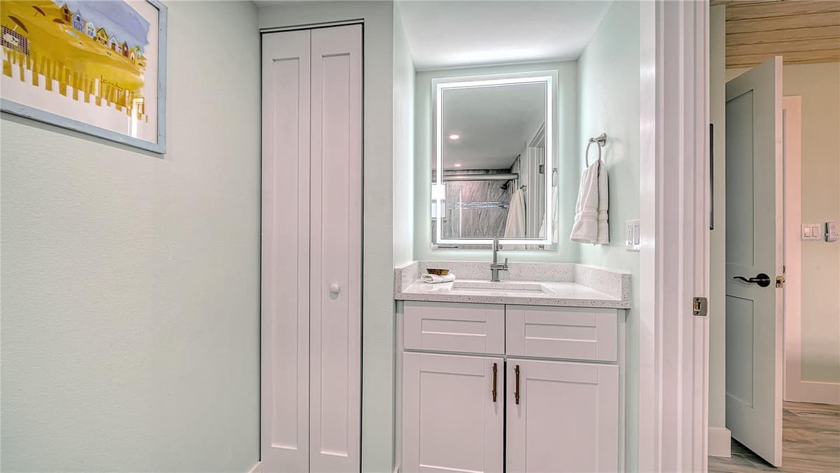 104 AVENIDA VENECCIA — photo 10 of 50