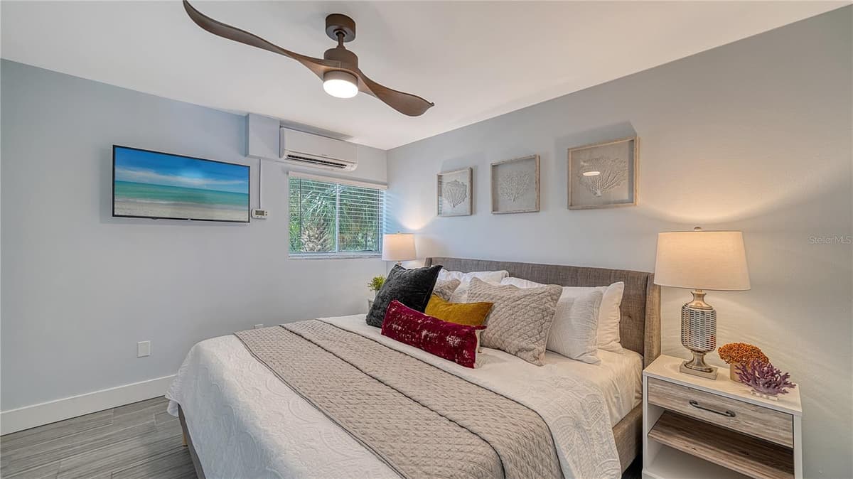 104 AVENIDA VENECCIA — photo 42 of 50