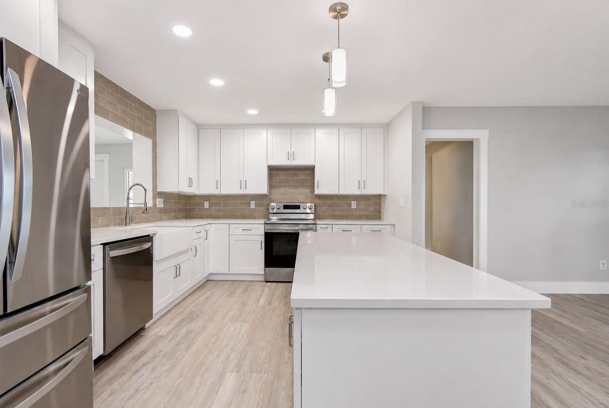 1800 DRUID ROAD — photo 7 of 35