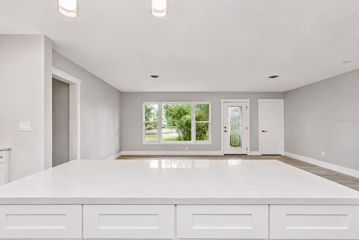 1800 DRUID ROAD — photo 10 of 35