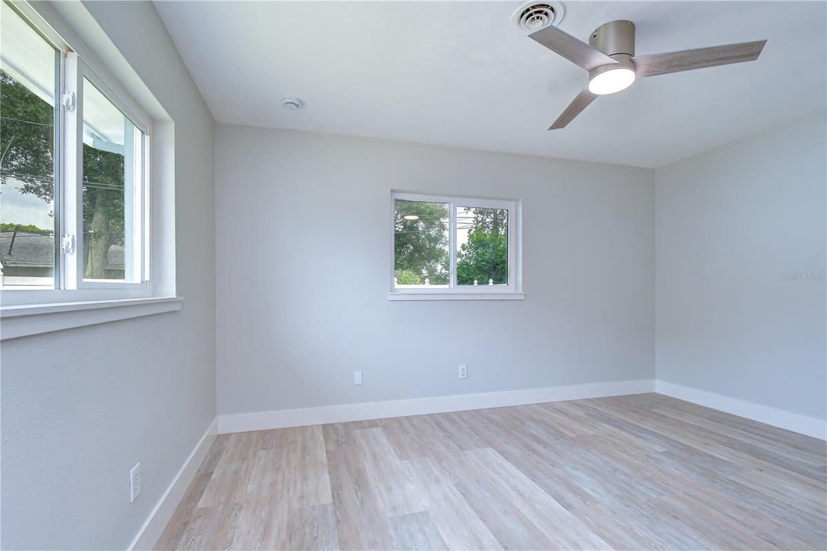 1800 DRUID ROAD — photo 14 of 35