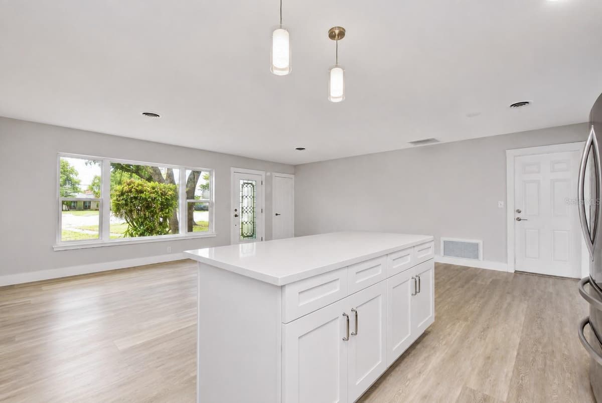 1800 DRUID ROAD — photo 15 of 35