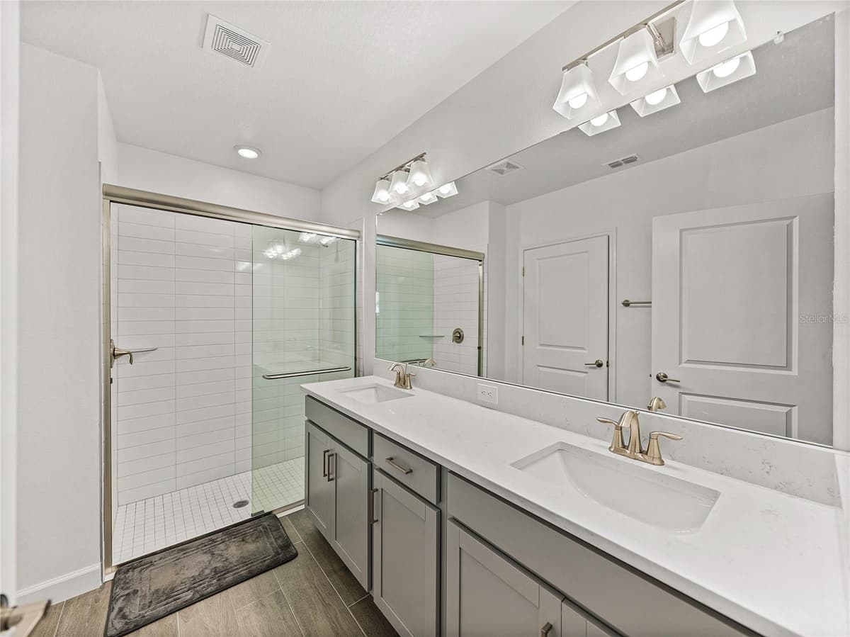 17319 HOLLY WELL AVENUE — photo 16 of 23