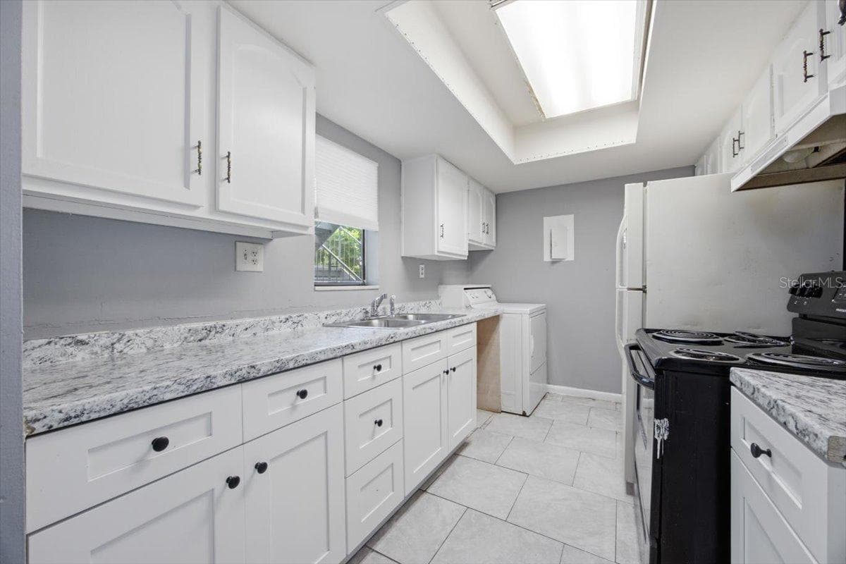 2628 LEMON TREE LANE — photo 6 of 14