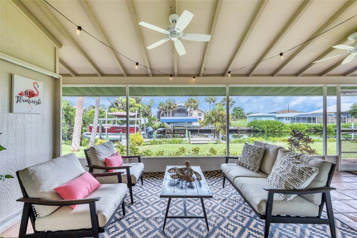 4696 POMPANO STREET — photo 16 of 21