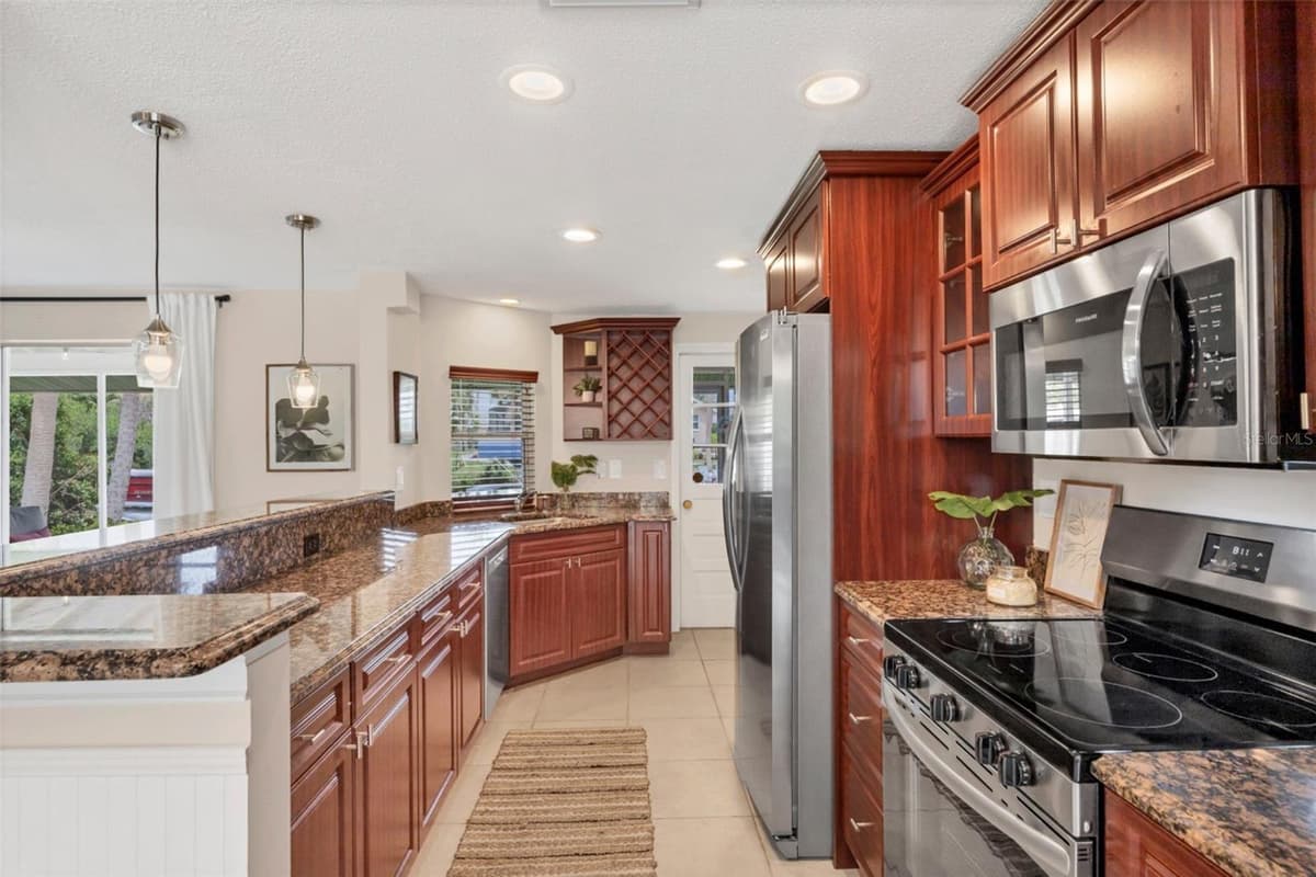 4696 POMPANO STREET — photo 10 of 21