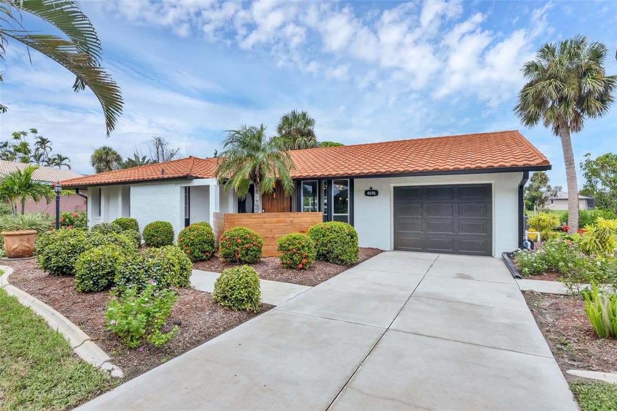 4696 POMPANO STREET — photo 3 of 21