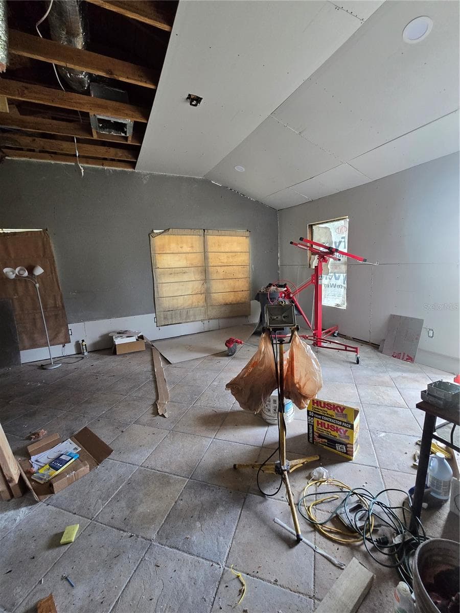 617 GLENWOOD AVENUE — photo 8 of 33
