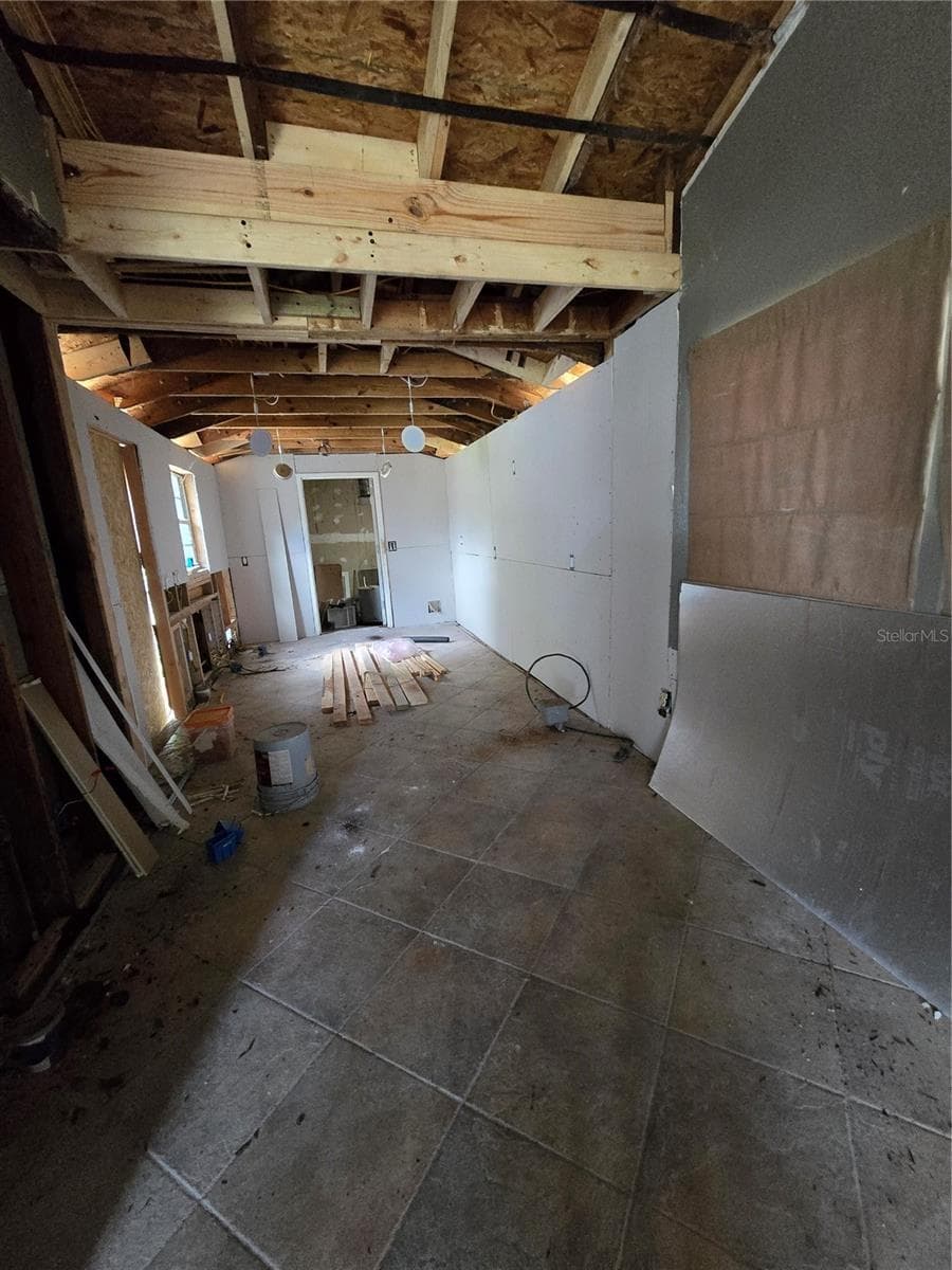 617 GLENWOOD AVENUE — photo 7 of 33