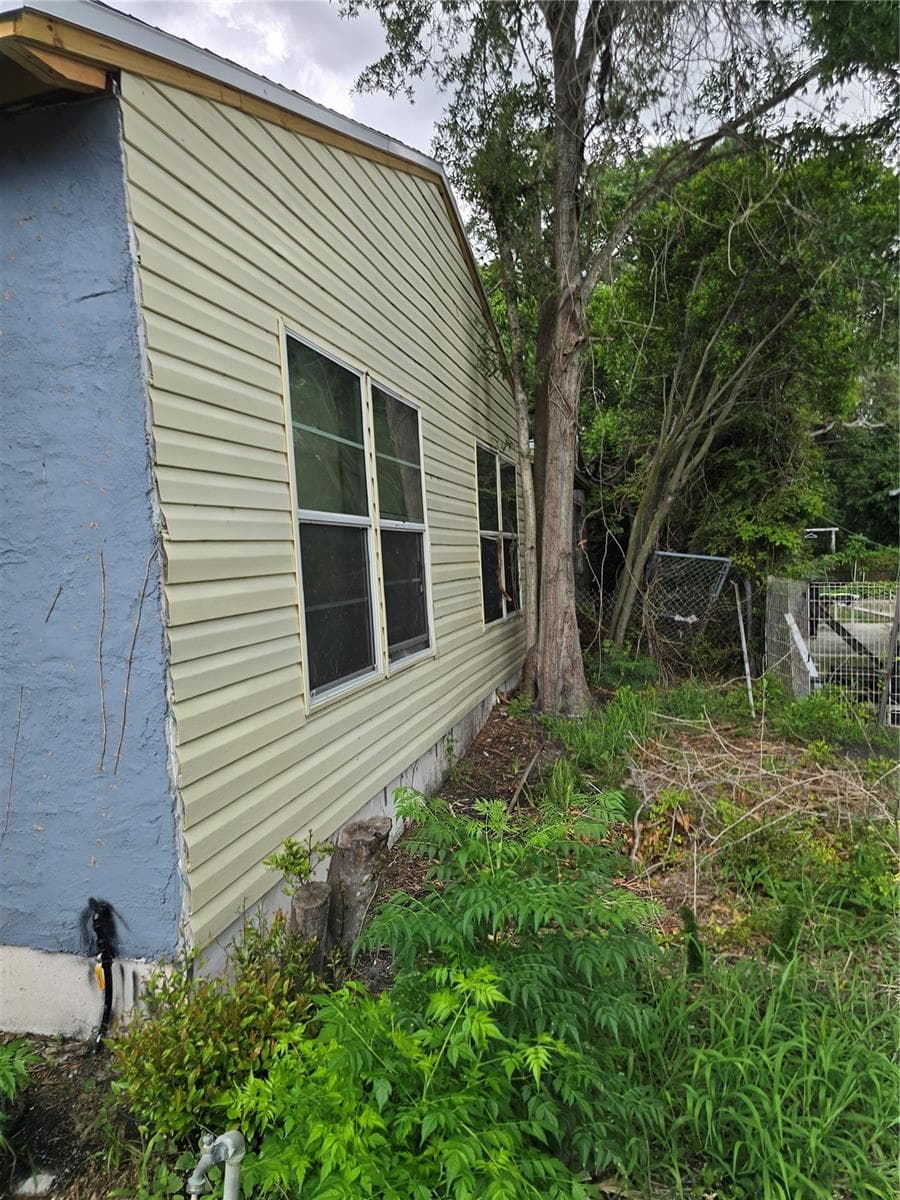 617 GLENWOOD AVENUE — photo 4 of 33