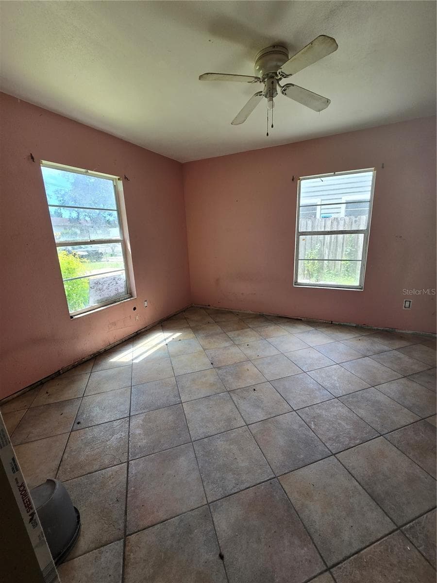 617 GLENWOOD AVENUE — photo 9 of 33