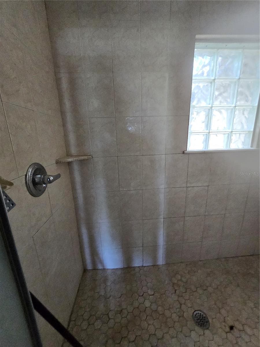617 GLENWOOD AVENUE — photo 14 of 33