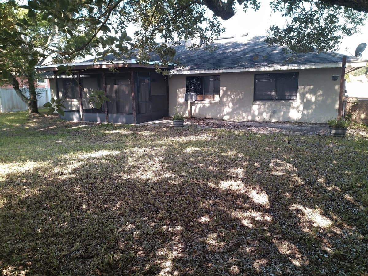 2419 AMBERLY AVENUE — photo 2 of 2