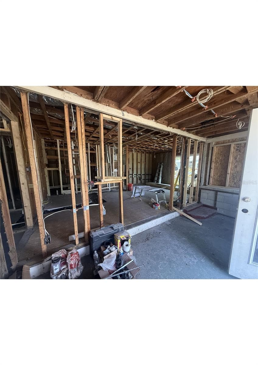 4730 WALLACE AVENUE — photo 6 of 6