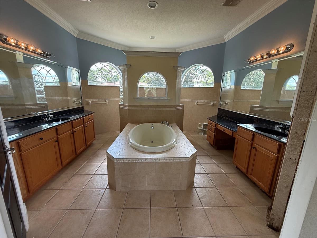 4045 HANGING MOSS LOOP — photo 11 of 19