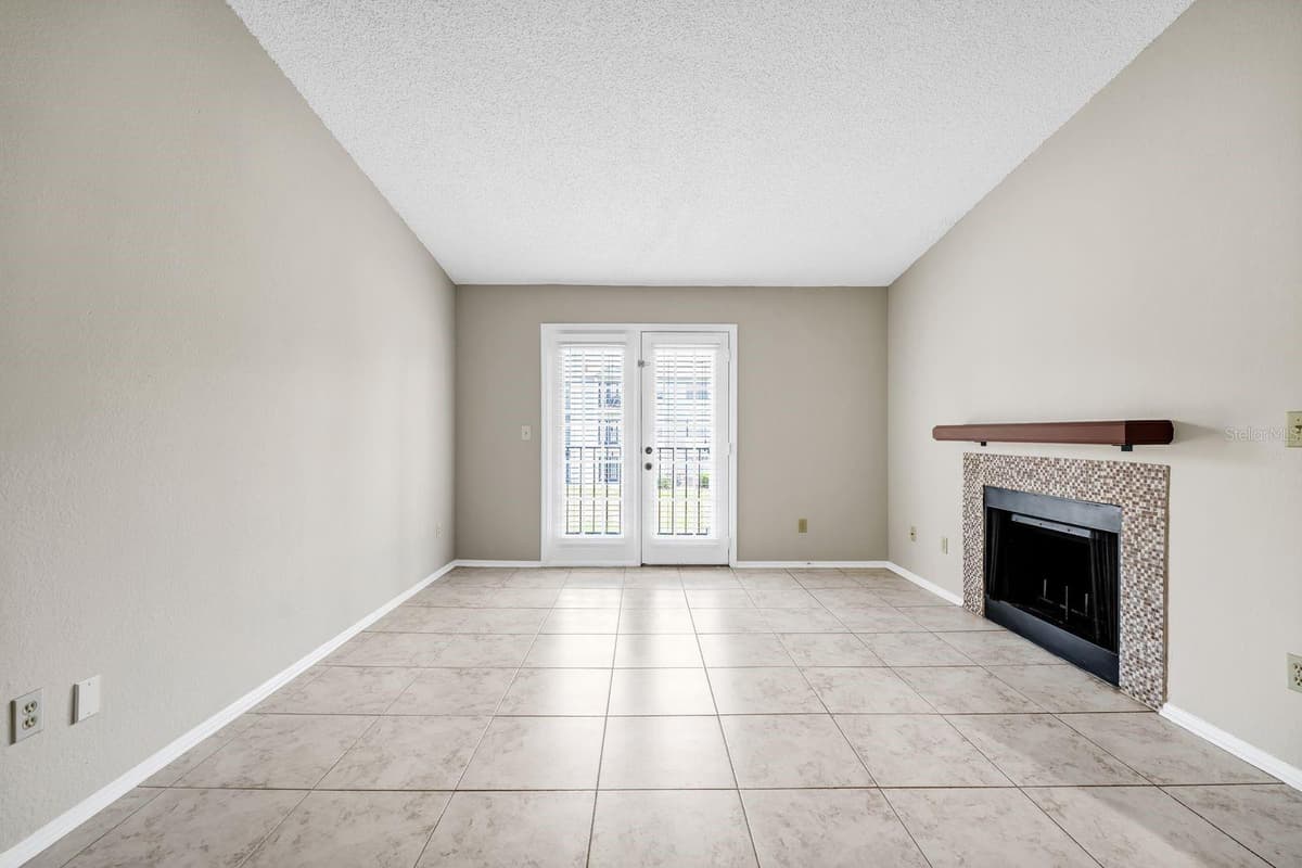 2550 ALAFAYA TRAIL — photo 4 of 25