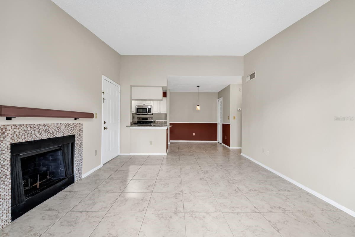 2550 ALAFAYA TRAIL — photo 7 of 25