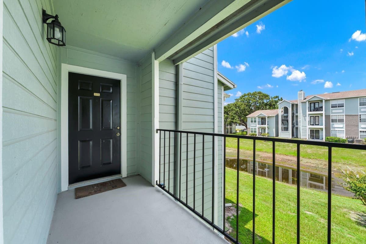 2550 ALAFAYA TRAIL — photo 3 of 25