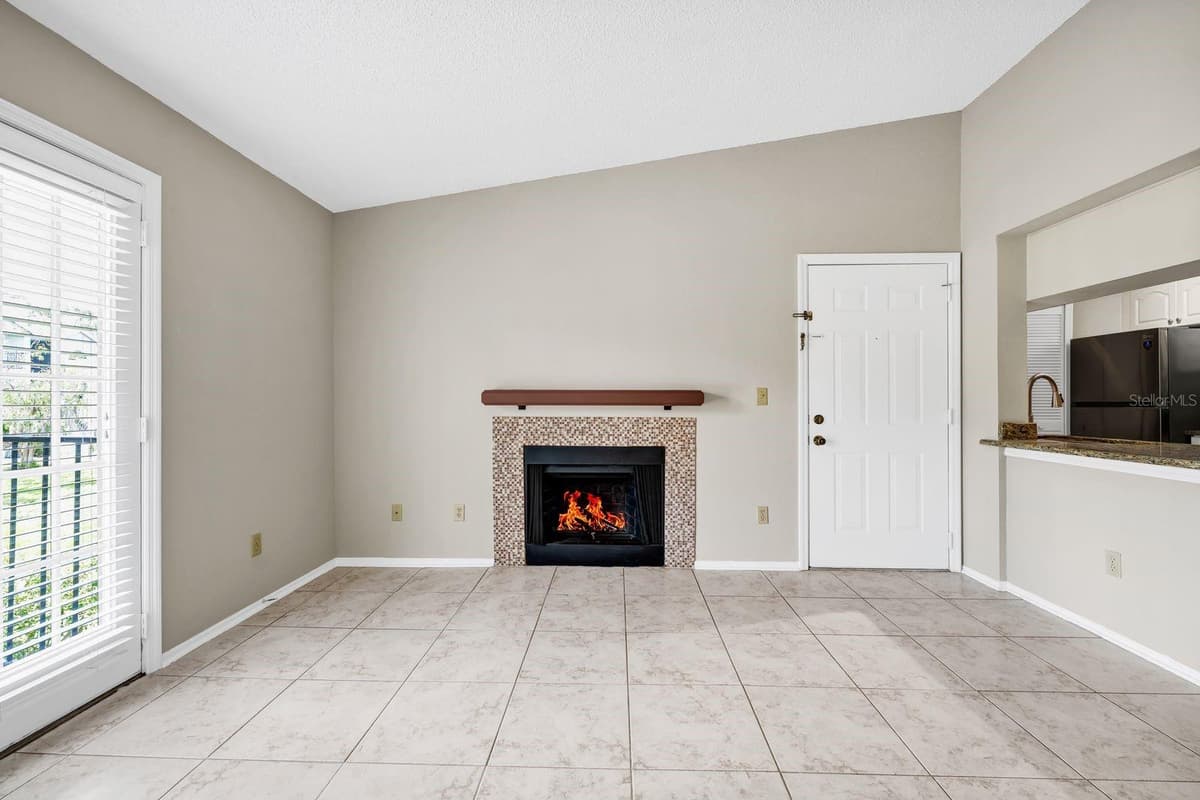 2550 ALAFAYA TRAIL — photo 6 of 25