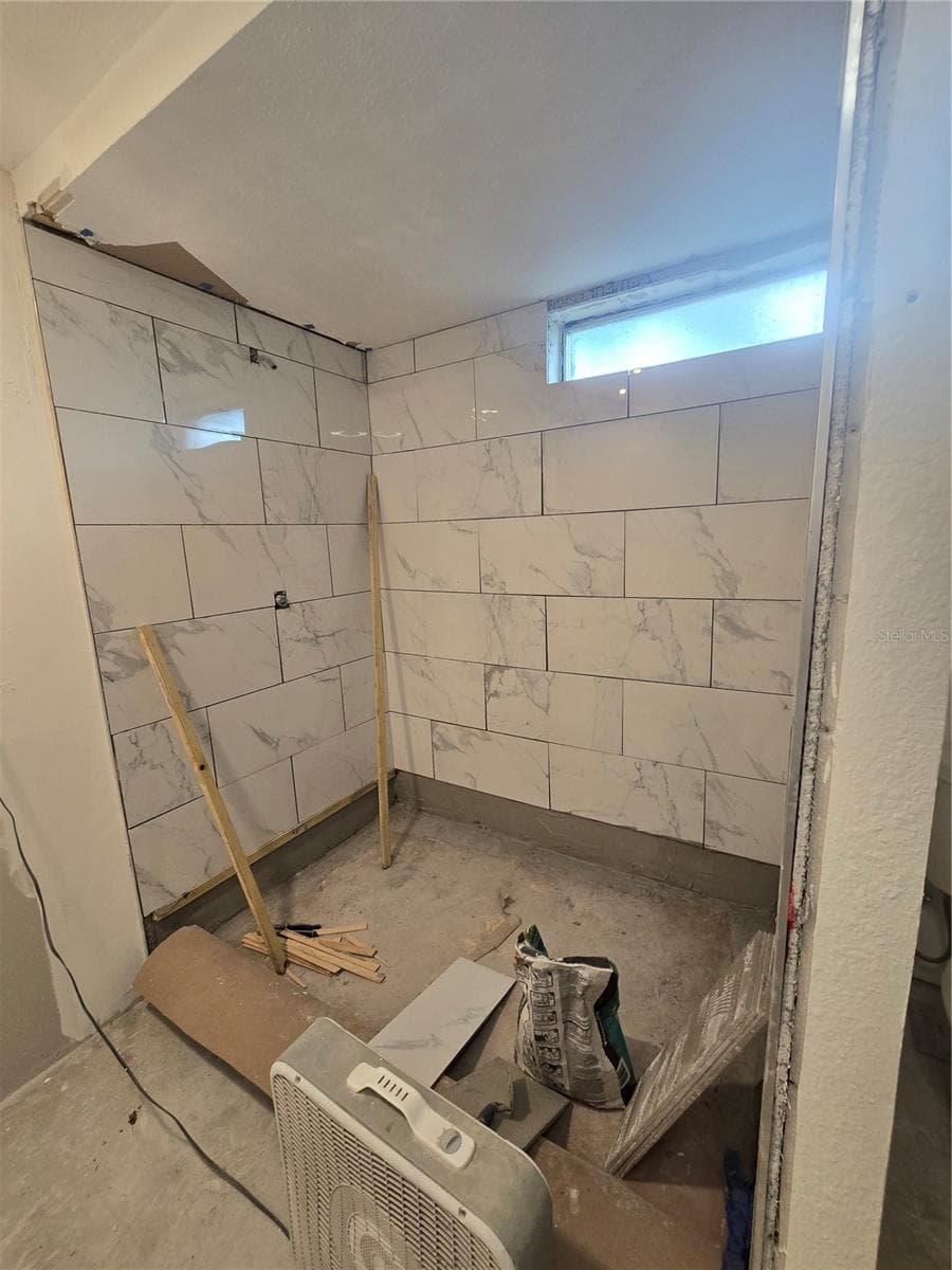 908 GRAND CENTRAL STREET — photo 9 of 37